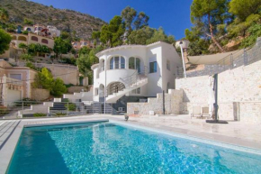 Villa with private pool - MV 3806